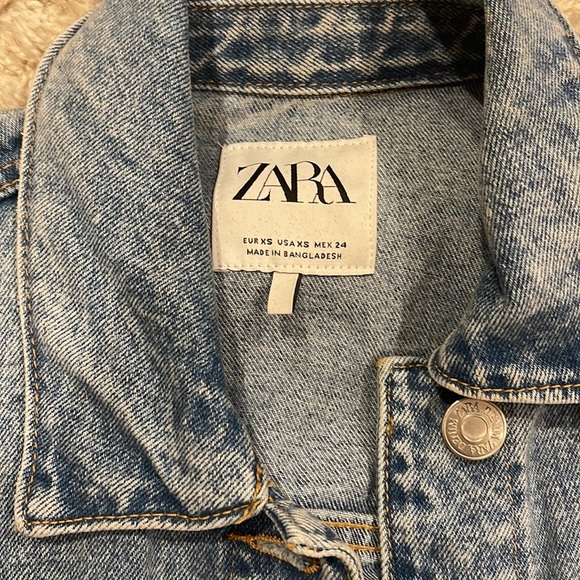 Zara oversized denim jacket - ruched and cropped - Picture 2 of 4